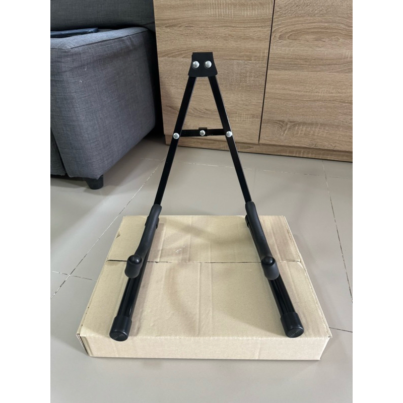 ขาตั้งกีตาร์ทรง A guitar standใช้ได้ทั้ง กีตาร์โปร่ง กีตาร์ไฟฟ้า เบส อูคูเลเล่ มียางกันรอยอย่างหนา คุณภาพดี ราคาถูก