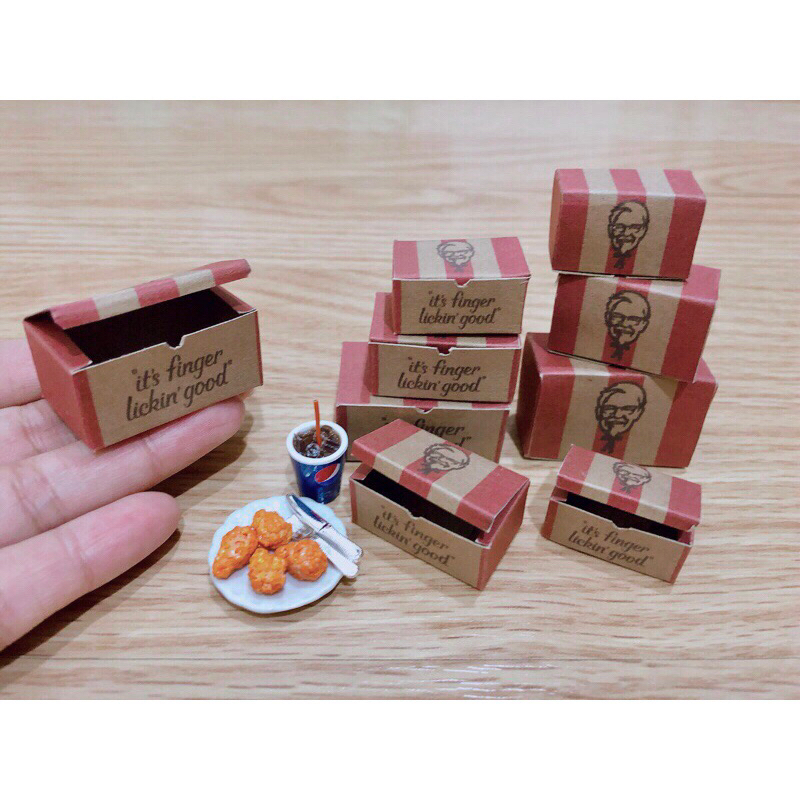 โมเดลกล่องจิ๋ว KFC มีให้เลือก 3 ขนาด ราคา/ 1 กล่อง ❌ไม่รวมของตกแต่ง❌ส่งสินค้า 35฿/ออเอดร์❌