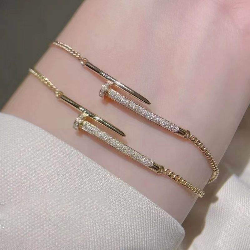 พร้อมส่งที่ไทยไม่ต้องพรี กำไล สร้อยข้อมือ สร้อยข้อมือโซ่ทรงตะปู