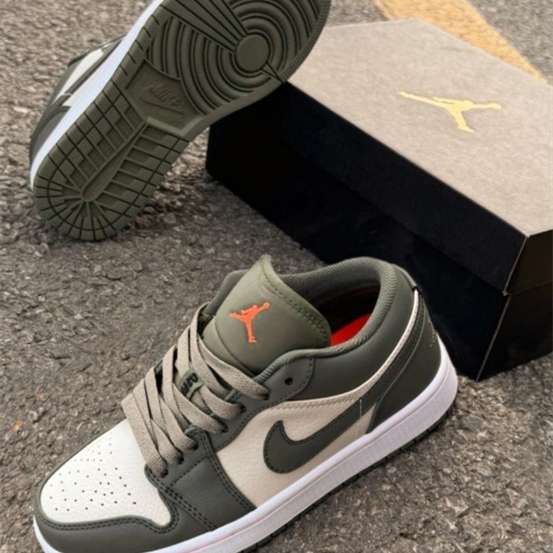 Jordan Air Jordan 1 Low Bean Paste Green