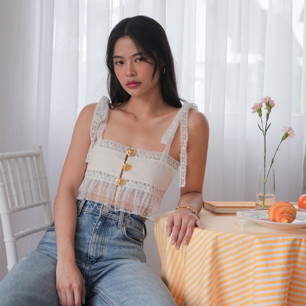 LUCA STUDIO_Emma crop top - เสื้อครอปผ้าลูกไม้ สายไหล่ลูกไม้ผูกโบว์ปรับความยาวสายได้ เสื้อเปิดด้านหน้าติดกระดุมหัวใจ