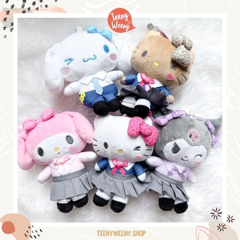 พวงกุญแจห้อยกระเป๋าซานริโอ้ รุ่นชุดนักเรียนโบลายเสือ Sanrio Leopard School Uniform Keychain