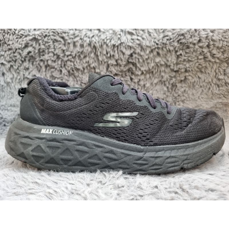 Skechers size 42 ยาว 26.5 cm (รองเท้ามือสอง)