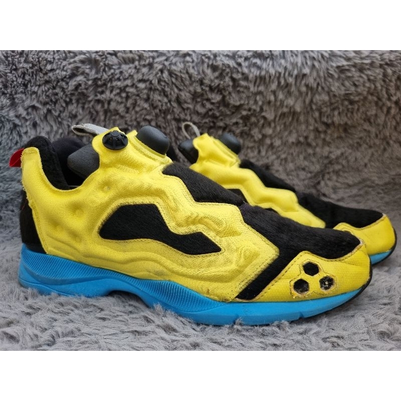 Reebok pump Marvel size 40.5 ยาว 26 cm (รองเท้ามือสอง)