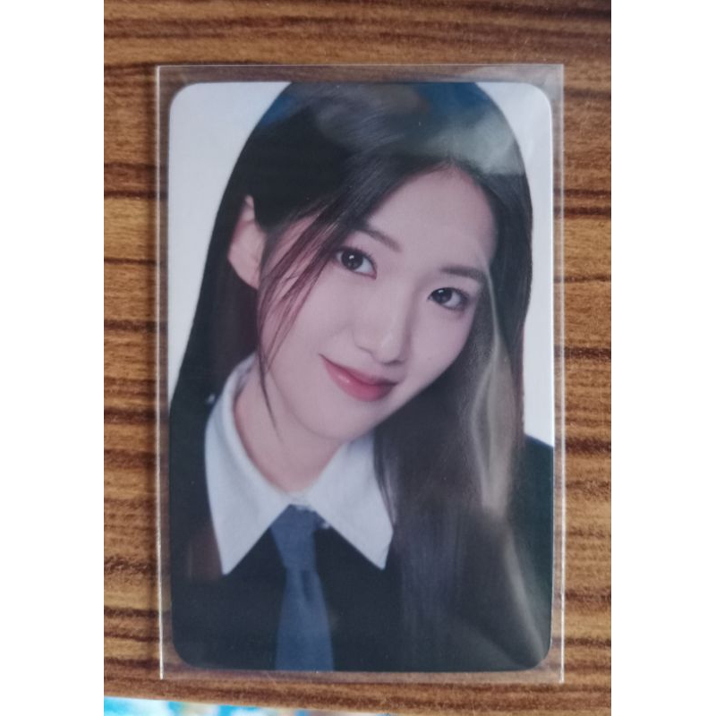 photocard izna jiyoon