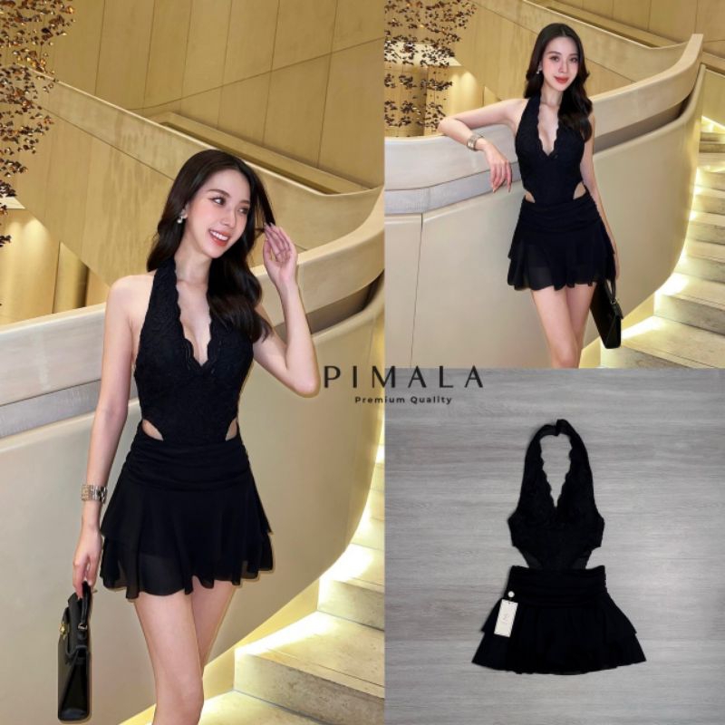 Pimala SET เสื้อบอดี้สูทคล้องคอมีกระดุมที่คอลายลูกไม้มาคู่กับกระโปรงสั้นสีดำเนื้อผ้าเบาพริ้วสวยเป็นสองเลเยอร์