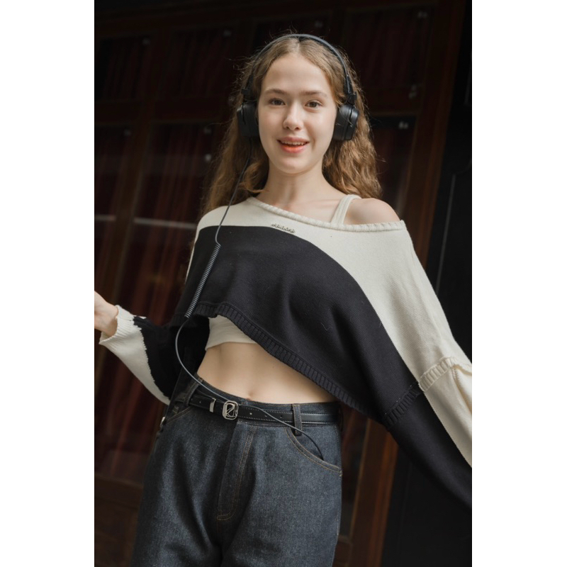 PEKKY KNIT (BEIGE/BLACK) CROP TOP