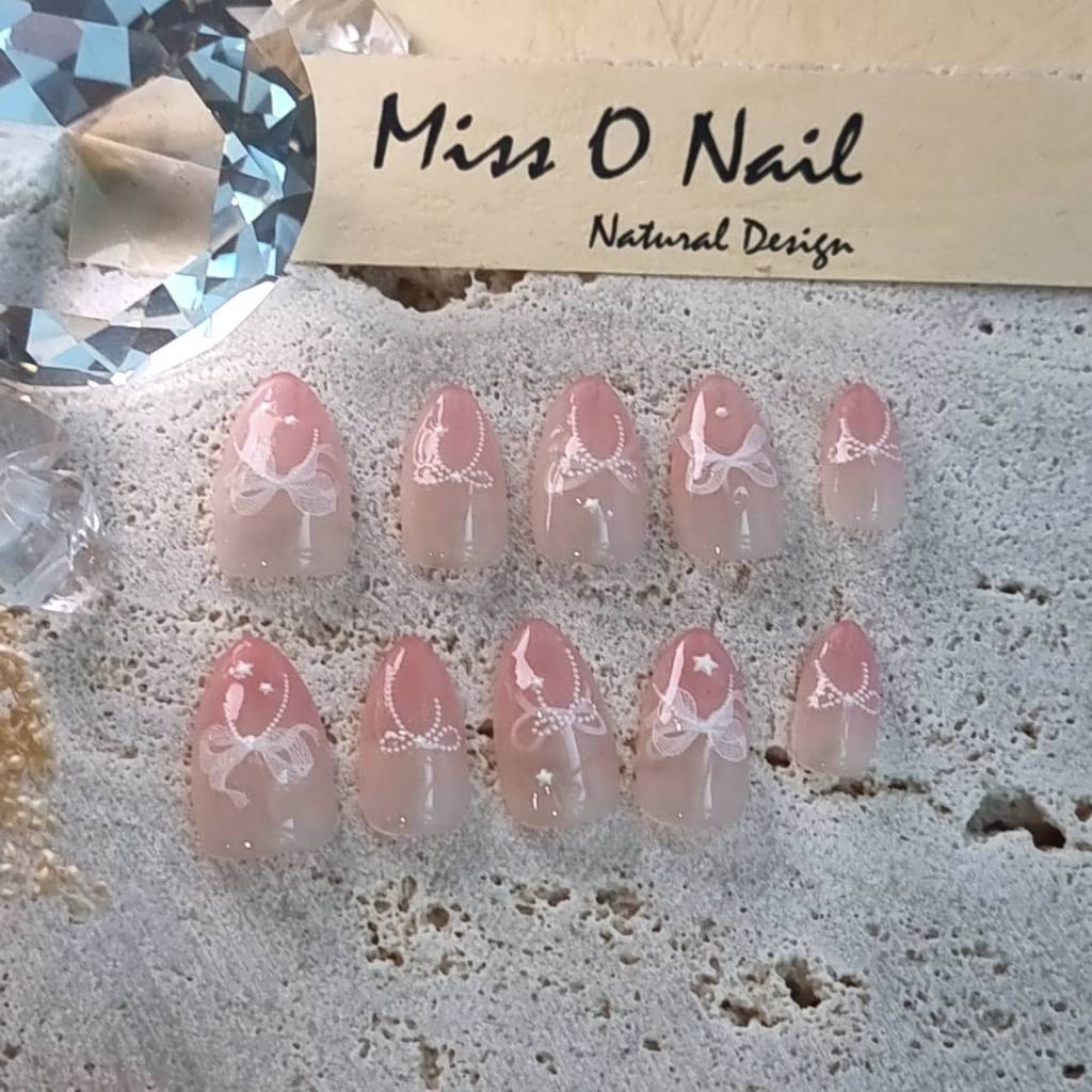 งานพรีเมี่ยม สีชมพู R5-09 ไล่สี ติดโบว์ ท็อปโค้ทเกรดA เล็บปลอมเล็บสีเจล