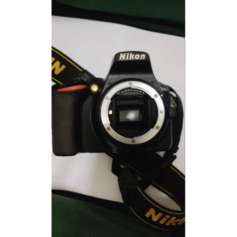 Nikon D3500  (มือสอง)