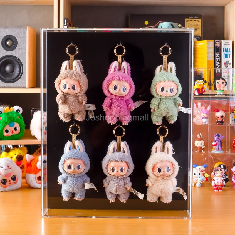 พร้อมส่ง - กล่องอะคริลิคครอบ ติดผนัง ตั้งโชว์ แผ่นเหล็ก ตะขอเป็นแม็กเน็ต ปรับเปลี่ยนแขวนตุ๊กตาได้ทุกชนิด ฟรีตะขอ 6 ตัว