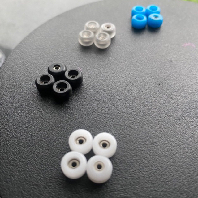 ล้อฟิงเกอร์บอร์ด 4 ล้อ คุณภาพดีลื่นไหล fingerboard wheel