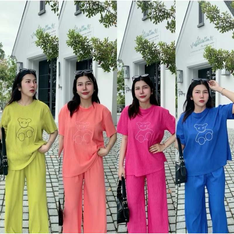 ชุดเสื้อ กางเกง ผ้าอัดพลีท อกfree size 46” คอกลม ลายหมีน้อย
