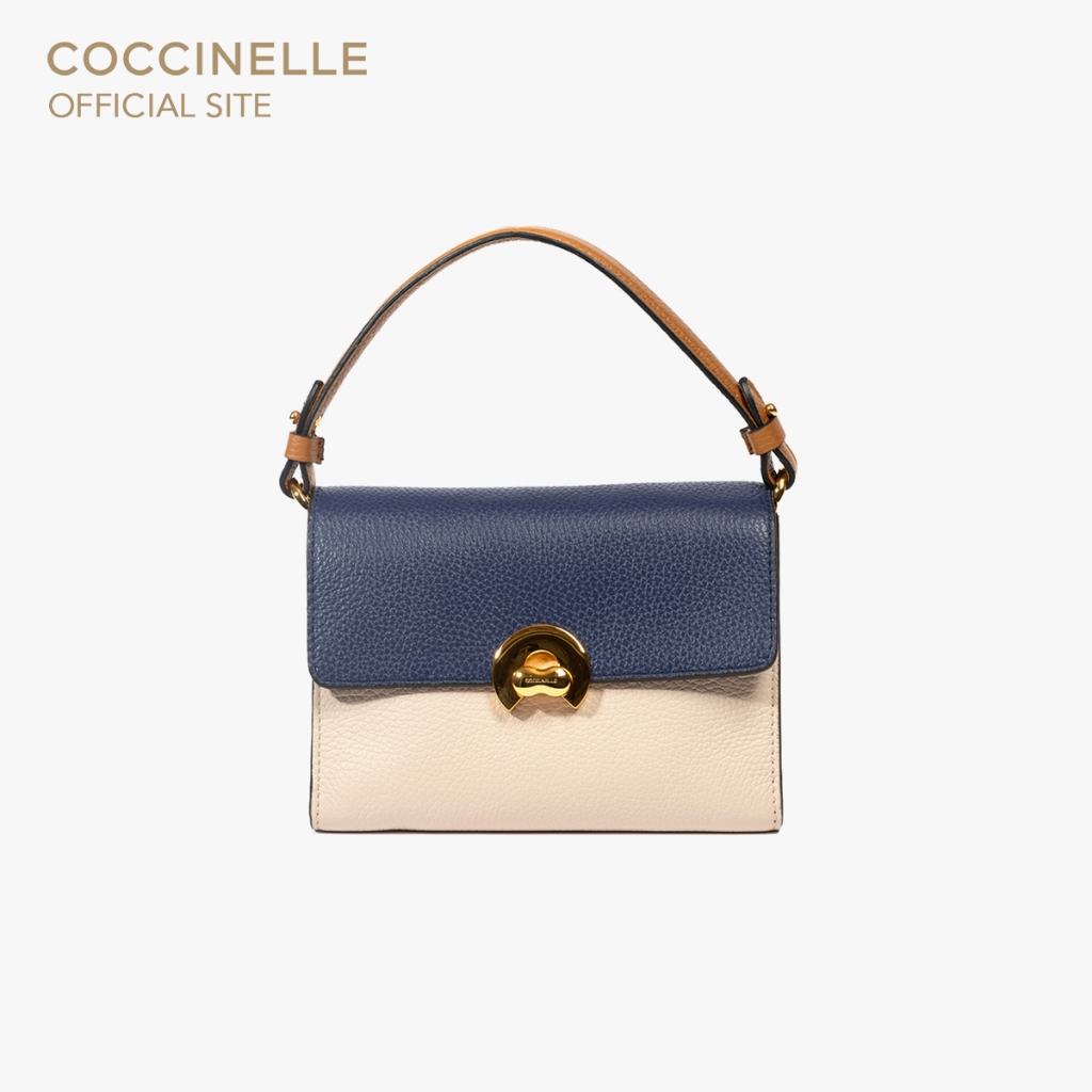 COCCINELLE กระเป๋าสะพายผู้หญิง รุ่น BINXIE 580121 สี ROYAL BLUE/ROSETTE/CUIR