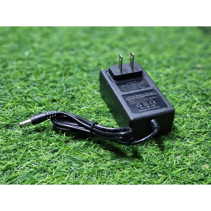 อแดปเตอร์ชาร์จแบตลิเที่ยม DC 21V 2A แล้วตัด มีไฟสถานะ ชาร์จ แบตเต็ม Li-ion Battery Charger