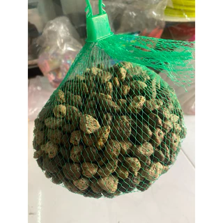 หินภูเขาไฟ 1 กิโลกรัม./พร้อมถุงตาข่าย เกรดA ฝุ่นน้อย🏆 วัสดุกรองตู้ปลา ใส่ถังกรอง ตู้กรอง บ่อกรอง ขนาดเม็ด 1-4cm.