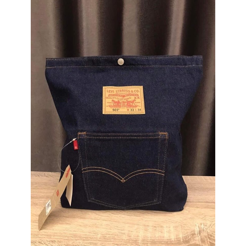 Levi’s กระเป๋าเป้ ผ้ายีนส์