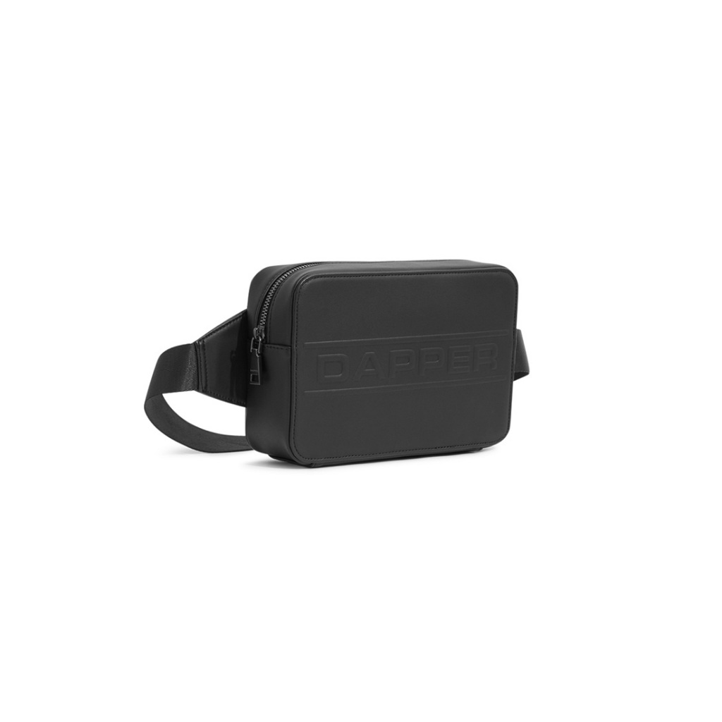 DAPPER กระเป๋าคาดอก Logo Embossed Boxy Belt Bag สีดำ (BM6/BK/1254PN)