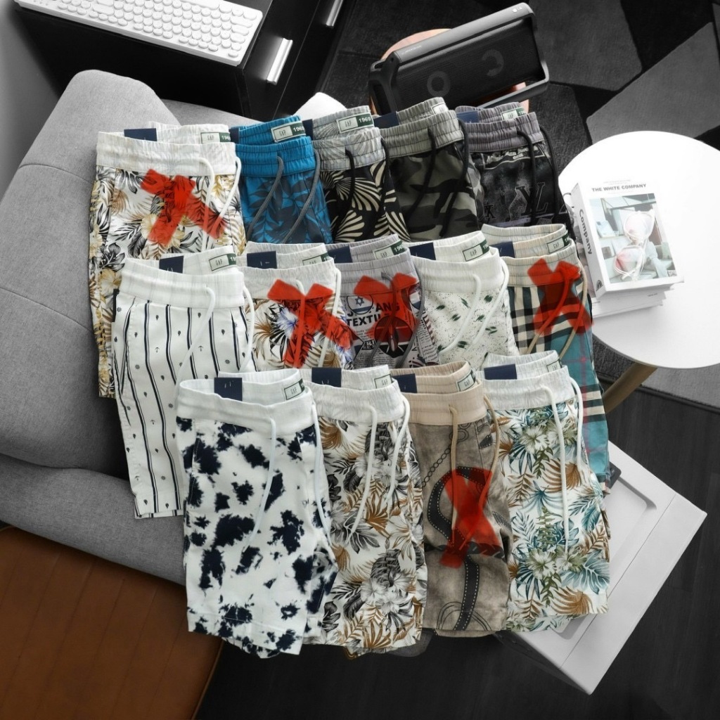 กางเกงขาสั้น GAP รุ่น 1969 เอวสม็อคแต่งดีเทลหลากหลายแบบด้านหน้า-ด้านหลังมีกระเป๋าเหมาะสำหรับใส่เดินเล่น สบายๆ