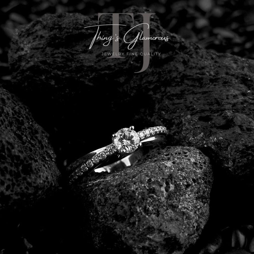 S2-5 *พร้อมส่งจากไทย* แหวนชูเพชรบ่าไขว้ Moissanite (โมอีส) 0.5 กะรัต