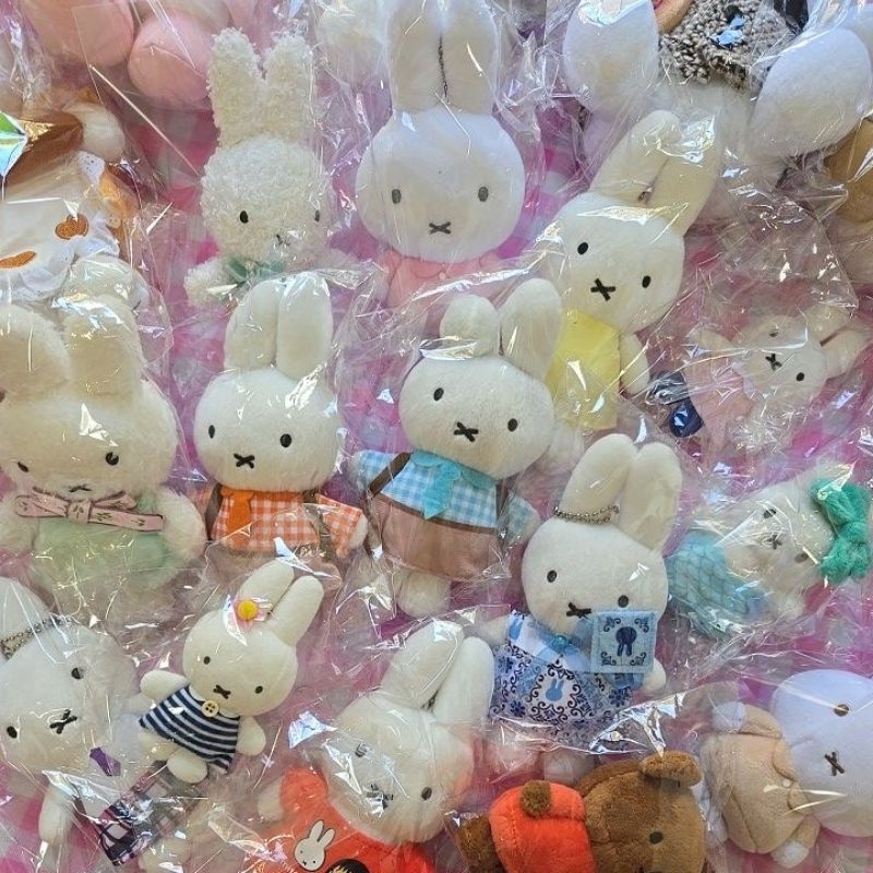 พร้อมส่ง พวงกุญแจ และ ตุ๊กตา มิฟฟี่ ลิขสิทธิ์แท้ หายาก
