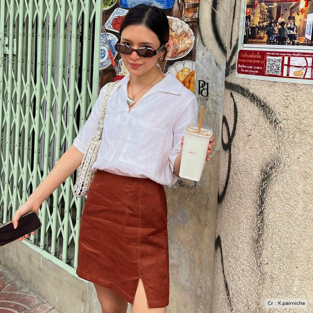 PLOWBRANDS TS0018 "Santorini polo​" เสื้อคอปกผ้าลินินแท้ แขนสั้นทรงใส่สบายคอวี ผ่าชาย มีกระเป๋า 2 ข้าง (White / Linen)