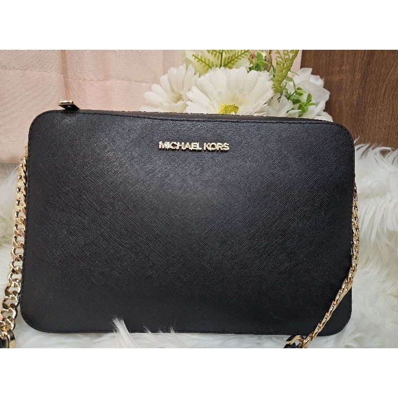 ระเป๋าสะพาย ครอสบอดี้ MK สีดำ ทรงกล่อง #35T8GTTC9L Michael  Kors Jet Set Large Saffiano Leather Cros