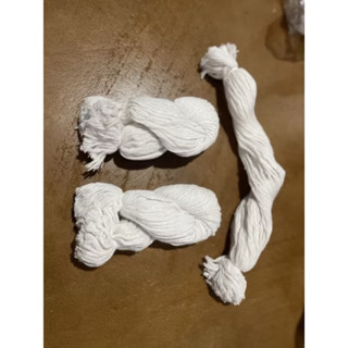 ด้ายสายสิญจน์ผูกข้อมือจำนวน100 เส้นต่อ1 แพ็คความยาว32-35เซนต…