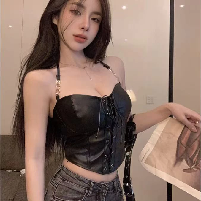 สาวฮอตระมัดระวังเครื่องรัดเปิดสะดือ PU หนังสลิงผู้หญิงฤดูร้อนเซ็กซี่แขวนคอบางพอดีเสื้อกั๊กด้านนอกสวมใส่สั้นบน