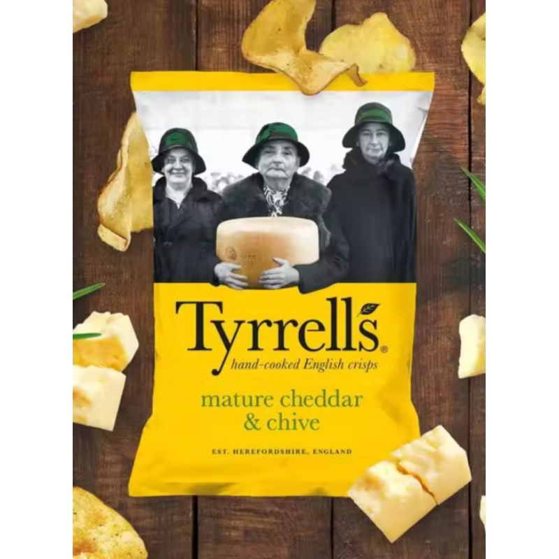 Tyrrells Cheddar Cheese & Chives Crisps 150g  -  ไทเรลส์ ชิปส์ ขนมรสเชดด้าชีสและต้นหอม 150 กรัม