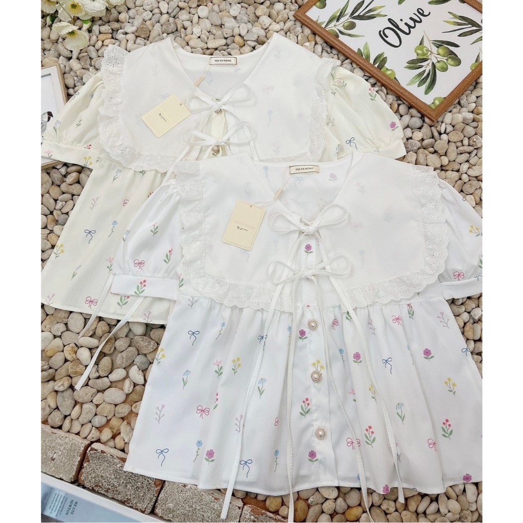 ป้าย Pee ka Nong เสื้อผ้าครัชแขนสั้นปกใหญ่แต่งโบว์ ระบายลูกไม้