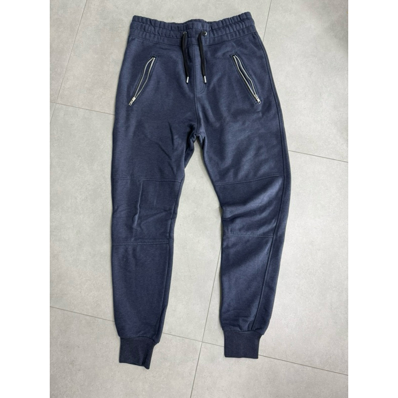 ยืดได้ถึง 36 นิ้ว กางเกงผ้ายืด H&M ใช้น้อยสภาพดี เอวยังไม่ยืด 32 นิ้ว  ยืดได้ถึง 36 นิ้ว