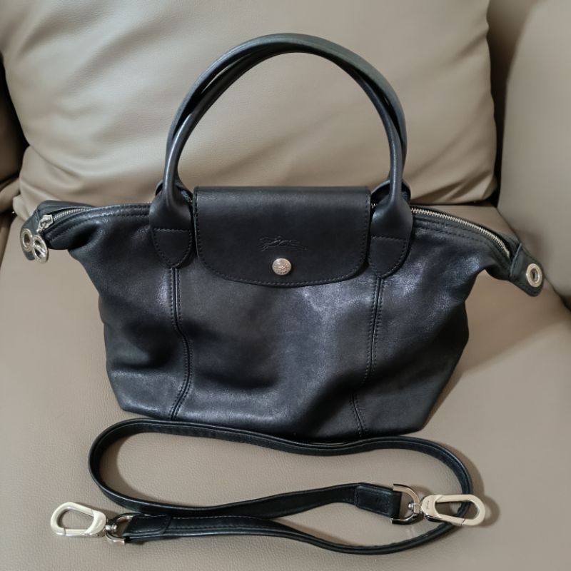 Longchamp Pliage Cuir หนังแกะ สีดำ size M มือสอง (ของแท้ 100%)