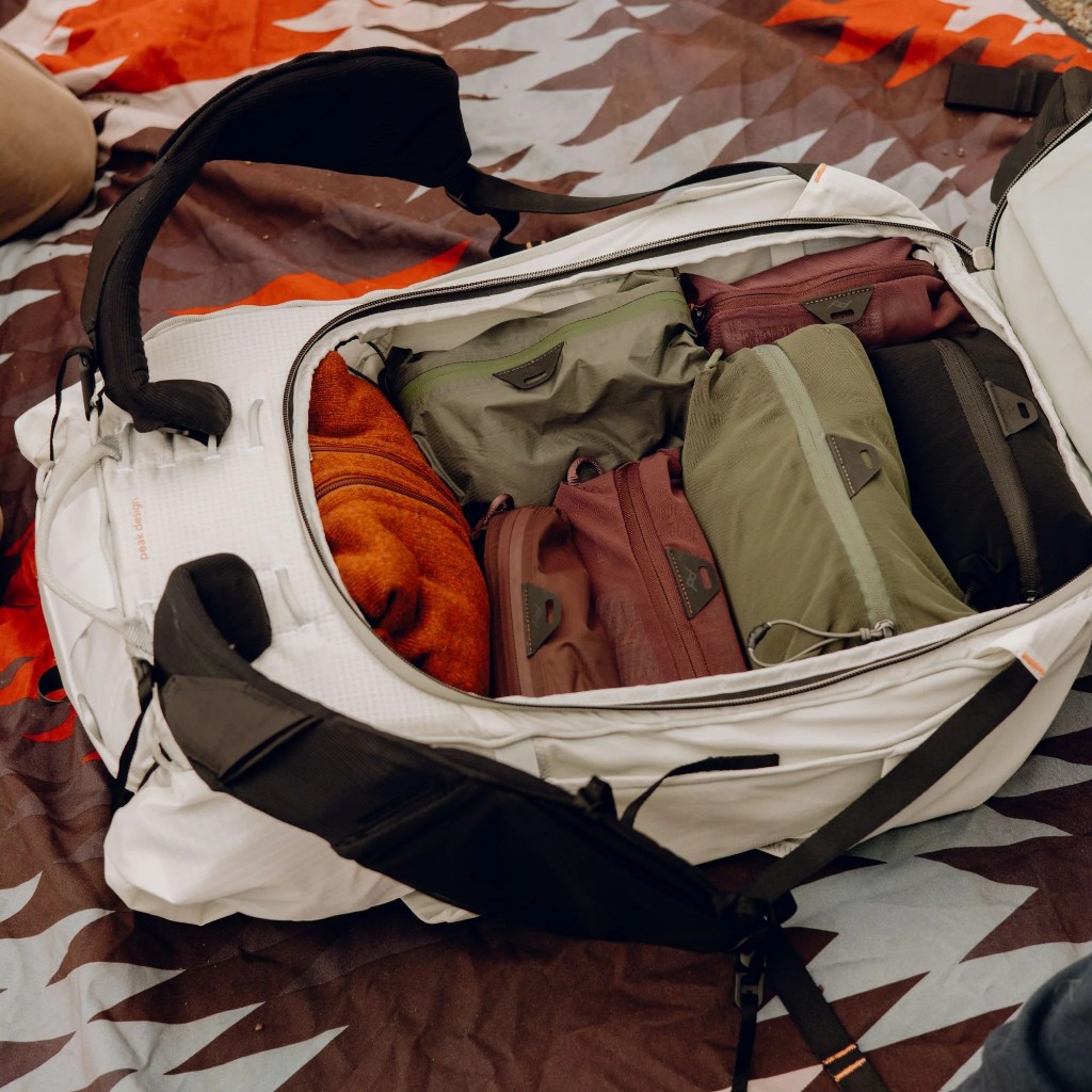 Peak Design Outdoor Backpack กระเป๋า outdoor สะพายหลัง 25 ลิตร และ 45 ลิตร