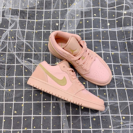 Jordan Air Jordan 1 Low pink ของแท้ 100%