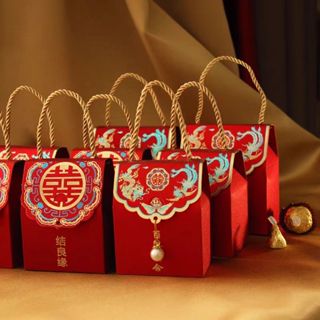 กล่องของขวัญ กล่องทรงกระเป๋า พร้อมเชือกหิ้ว กล่องสีแดงสไตล์จ…