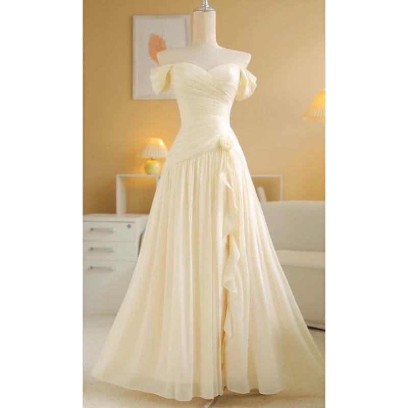 🎀Brand : sovintage เดรสยาวปาดไหล่แต่งระบาย 🎀  (สินค้าพรีออเดอร์)