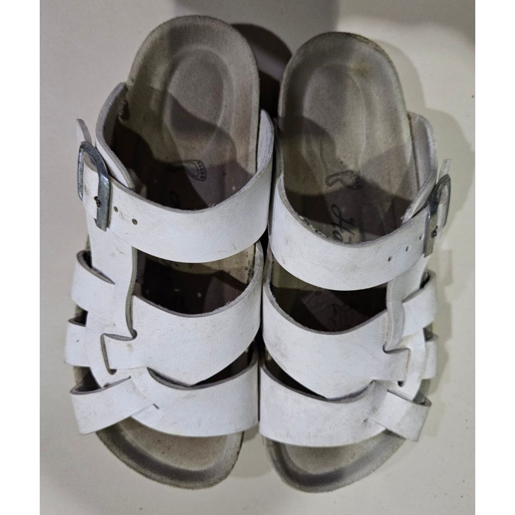 รองเท้าหนังทรงบล็อกสีขาวแบรนด์Hawkins(ฮอว์กิน)