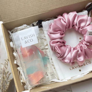 [พร้อมส่ง] MINI Gift set #3 กิ๊ฟหนีบผม เปลี่ยนสี 8 CM +Scrunchies 11*11 CM ฟรีติดชื่อ+การ์ด+ถุงผ้า+กล่องครบเซต