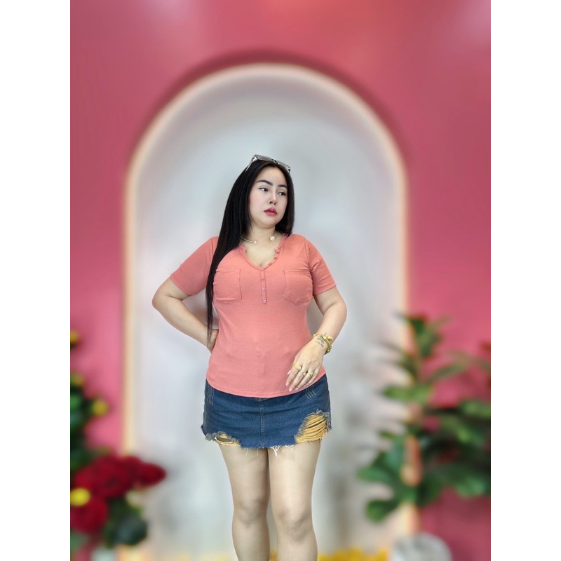 เสื้อสาวอวบร้านแป้งแฟชั่น❤️เสื้อยืดคอวีแต่งกระดุมแขนสั้น อก38-46 ยาว24ผ้าร่องยืด. - รูปที่ 2