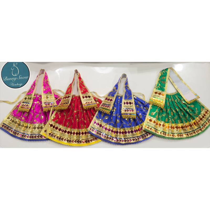 ชุดแต่งองค์เทพ งานอินเดีย  สวยมาก มี4สี มีขนาด5นิ้ว ,ขนาด6นิ้ว,ขนาด9นิ้ว พร้อมผ้าคล้อง งานอินเดียปักลาย