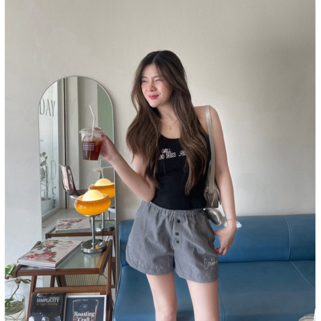 Luna Shorts กางเกงขาสั้นแหวกข้าง ทรงบ็อกเซอร์สุดฮิต