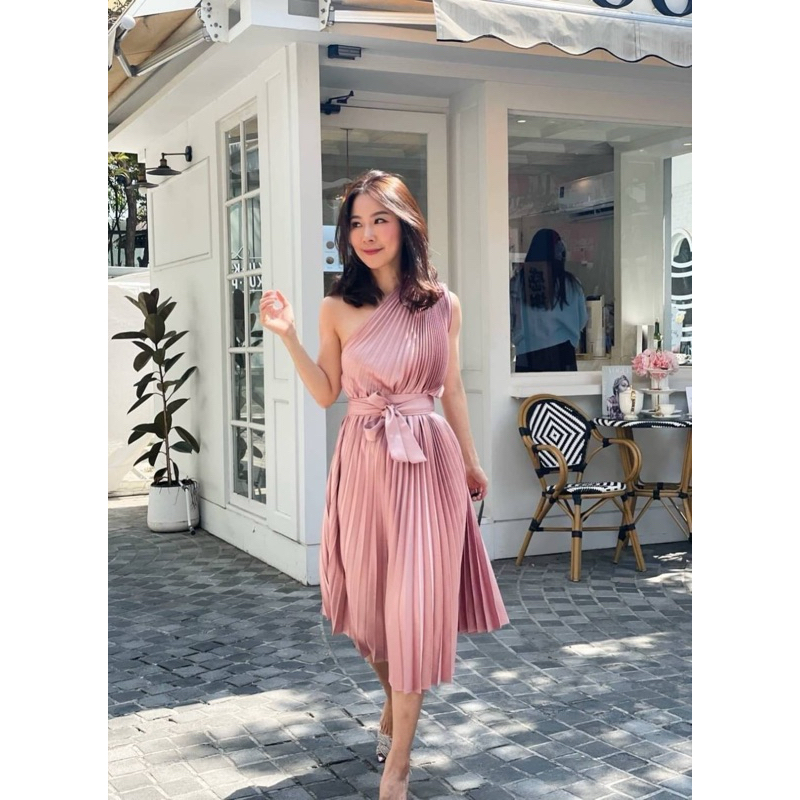 Bow maxi dress V.2 ✨เดรสพลีทยาวออกงาน ไหล่เฉียง มีหลายสีค่ะ ตรงทุกตีม 35 สี (ดูสีจริงทักแชท)นะคะ