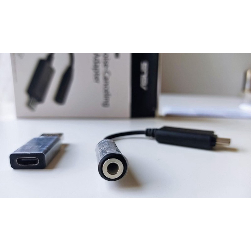 ASUS AI Noise-Canceling Mic Adapter สินค้าเป็นของใหม่ค้างสต๊อกยังไม่เคยแกะกล่องสภาพ 100% พร้อมส่งครับ