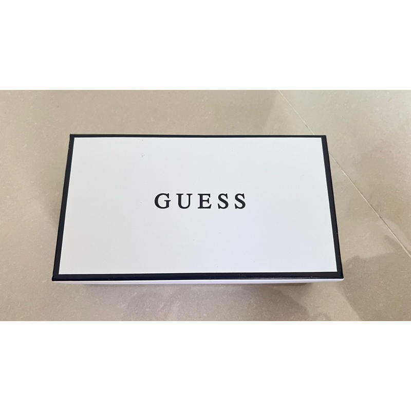 กระเป๋าสตางค์  GUESS