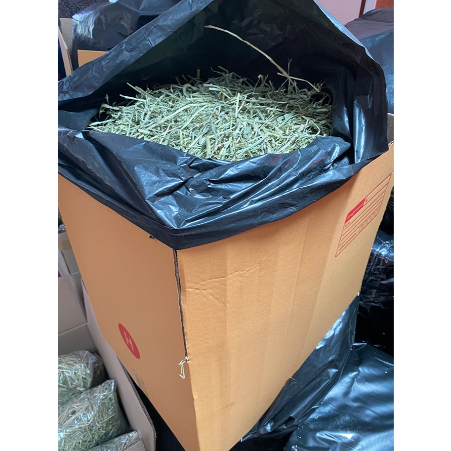 5โลคุ้ม หญ้าทิโมธีซุปเปอร์พรีเมียมคัท 1 ร่อนฝุ่นแบบ 5 โลถุงดำ และถุงซิป