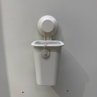 ที่ใส่แปรงสีฟันแบบดูดติดผนัง  ขาว