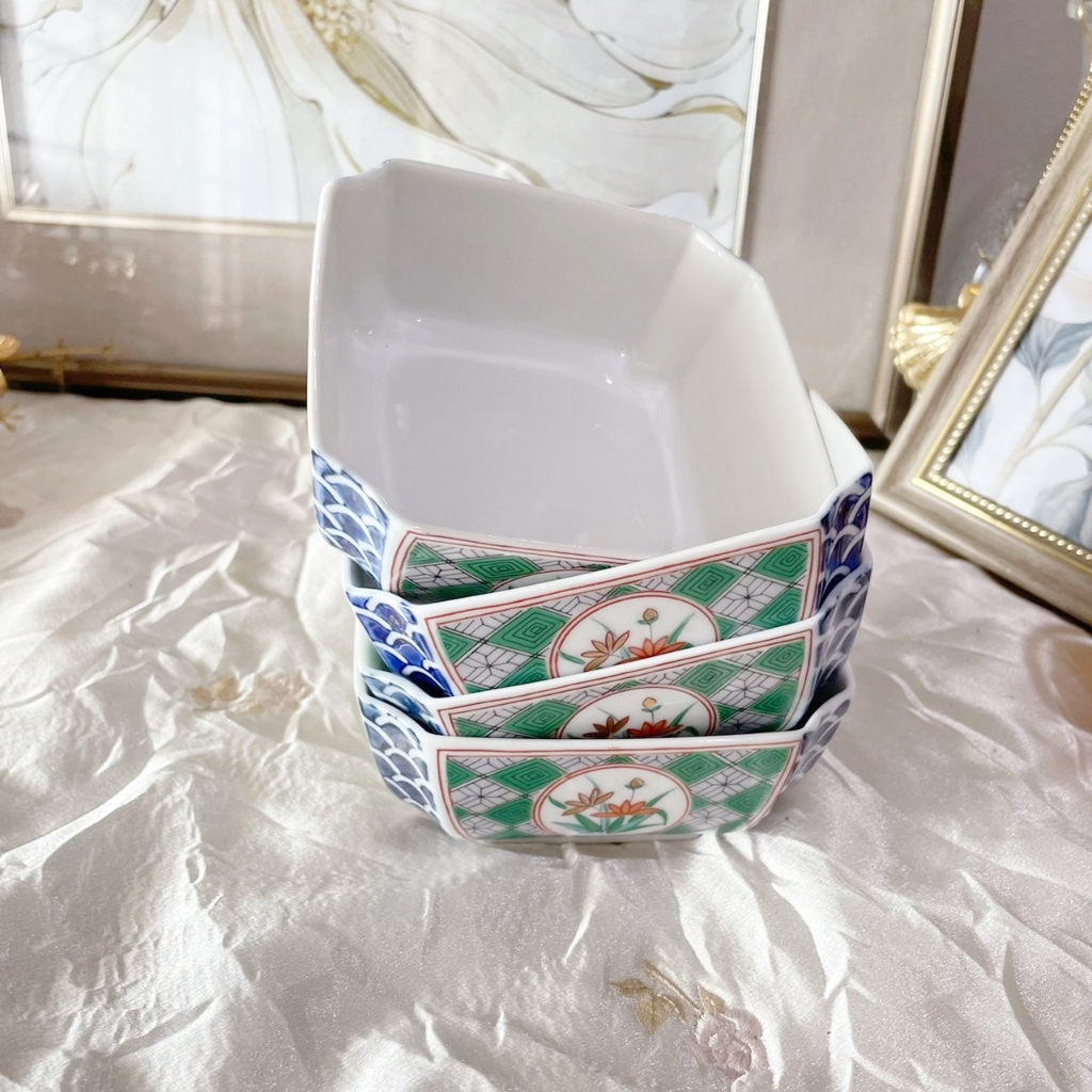 ถ้วยซุป ขนมหวานเบญจรงค์ ทรงสี่เหลี่ยมลายสวย เนื้อหนา ขนาด W 11.25 cm  H 5.5 cm