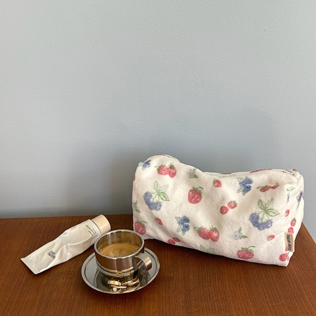 [พร้อมส่ง] DJERF AVENUE - TERRY BEAUTY BAG