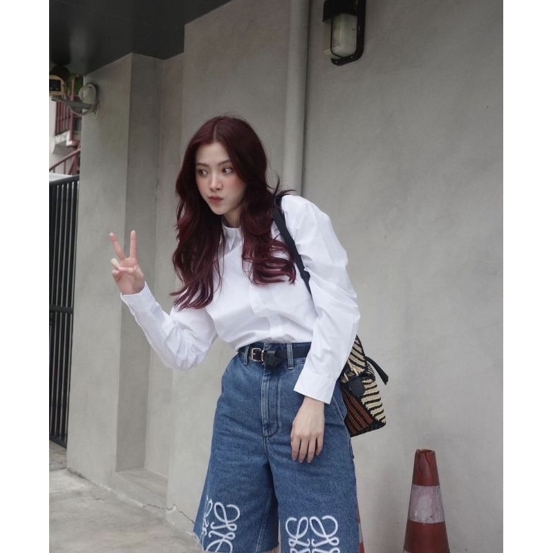 French Korea ชุดSetเสื้อเชิ๊ตขาว+กางเกงยีนส์ปักลายพรีเมี่ยม แบบใบเฟิร์นใส่ ใส่ทำงาน สวยเท่ Rami