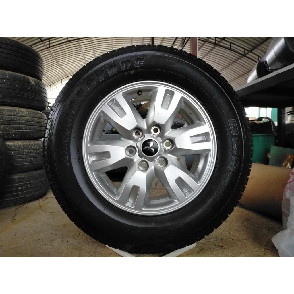 แม็กป้ายแดงสีเดิม ขอบ17 พร้อมยางบริสโตน 255 65 17 ปี22 ใส่ triton ปาเจได้ทุกรุ่น ยางสวยทุกเส้น